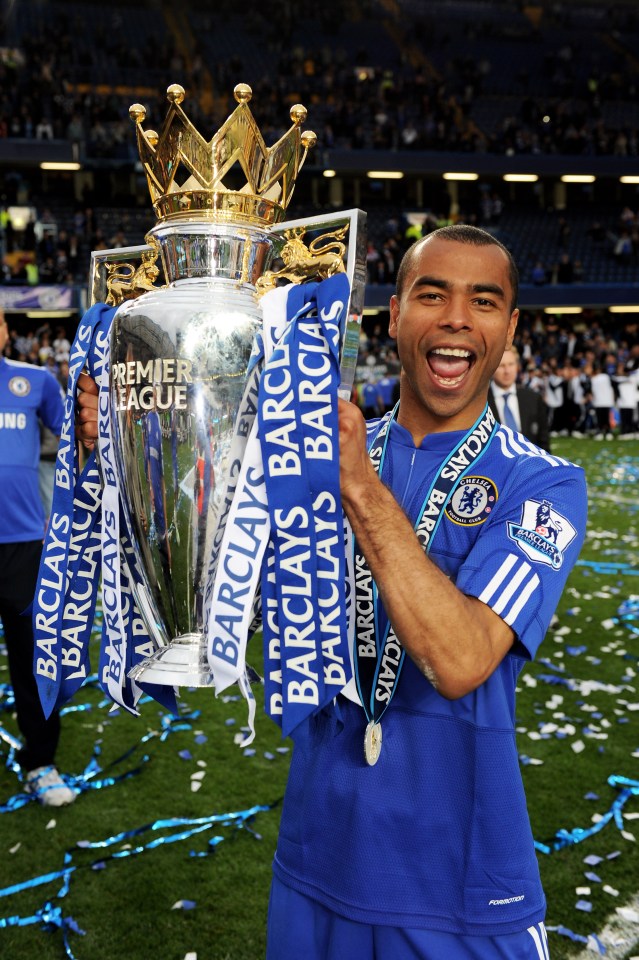 Ashley Cole 'had everything' as a full-back after starring for both Arsenal and Chelsea